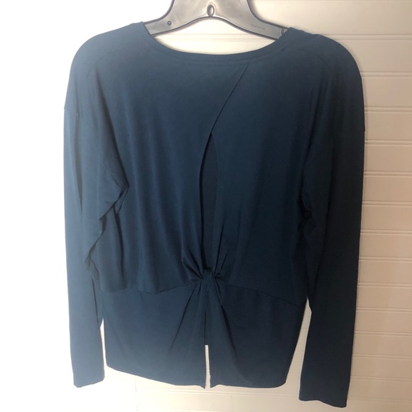 Athleta Essence Twist Top - Picture 5 of 7